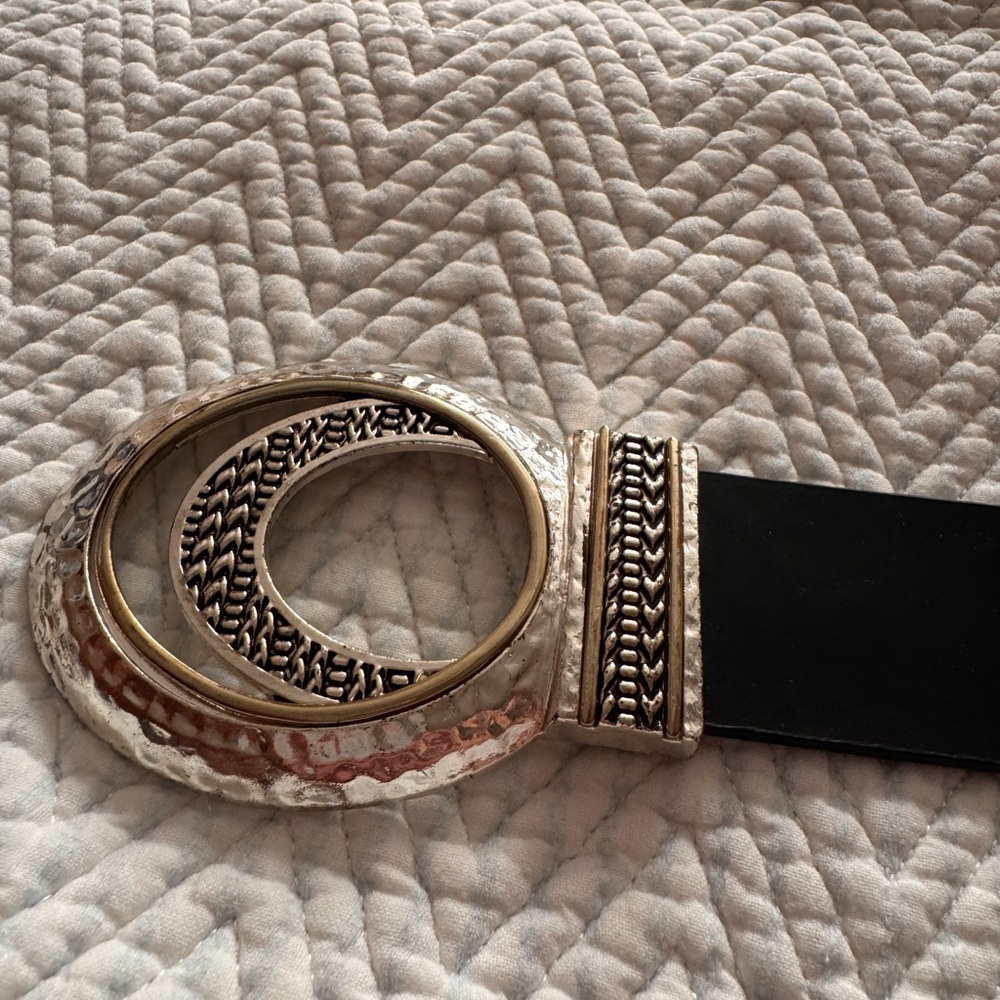 Pre-loved Elegant Black and Silver Belt with Gold Accents